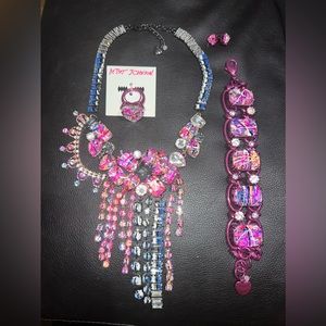 NWOT BETSEY JOHNSON HARLEM SHUFFLE NECKLACE, BRACELET, RING AND EARRINGS SET HTF